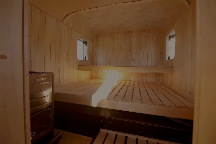 Sauna v maringotce, interiér